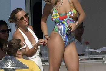 Rita Ora & Cara Delevingne nude