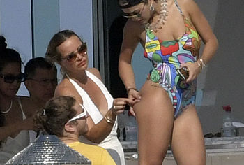 Rita Ora & Cara Delevingne nude