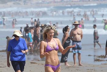 Ali Larter nude