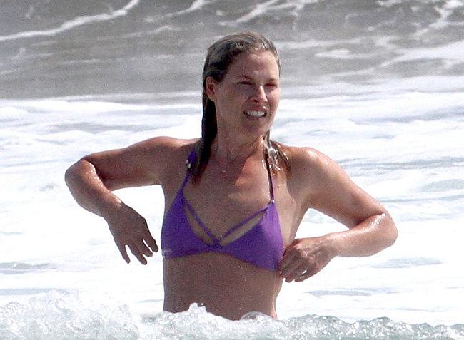 Ali Larter nude