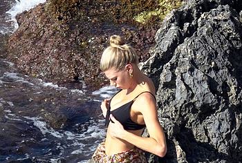 Charlotte McKinney nude