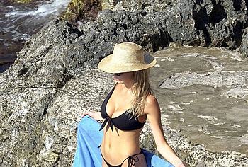 Charlotte McKinney nude