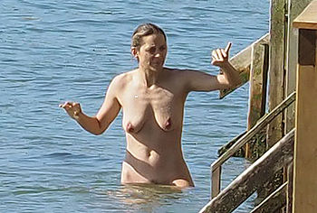 Marion Cotillard nude