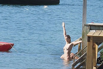 Marion Cotillard nude