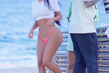 Kim Kardashian nude