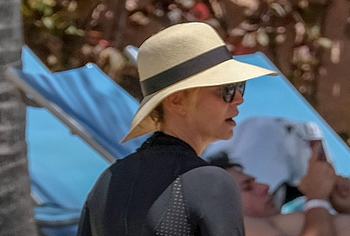 Charlize Theron nude