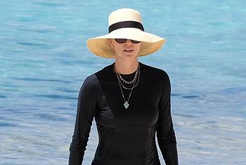 Charlize Theron nude