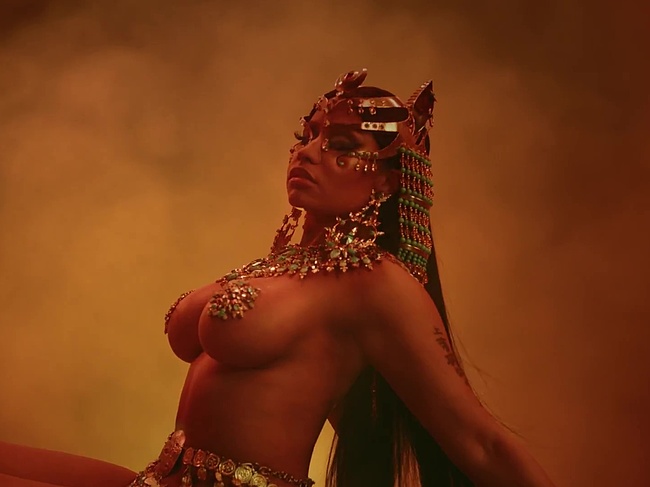 Nicki Minaj nude