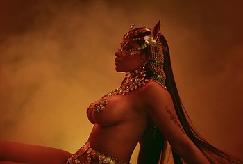 Nicki Minaj nude