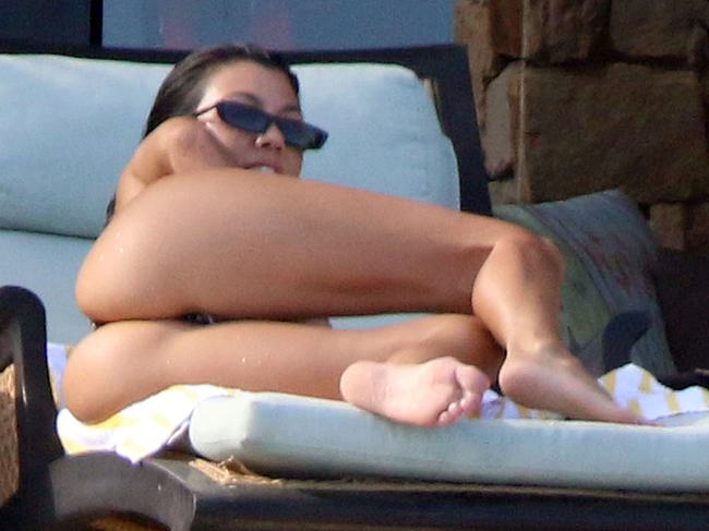 Kourtney Kardashian nude