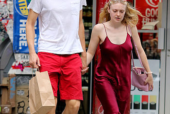 Dakota Fanning nude