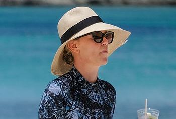 Charlize Theron nude