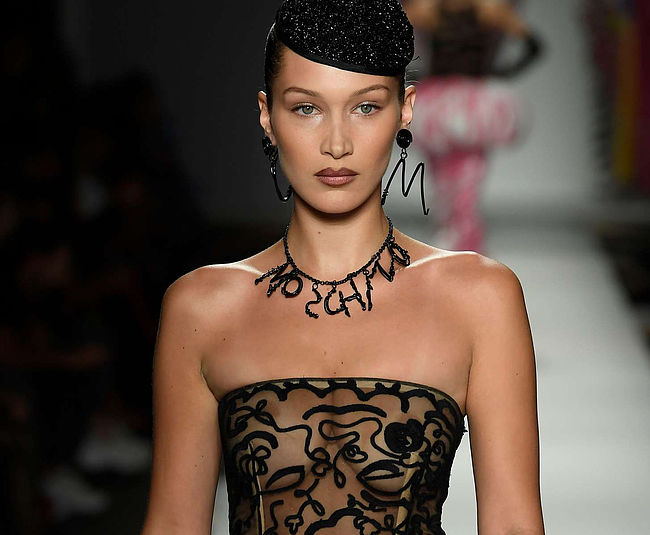 Bella Hadid nude