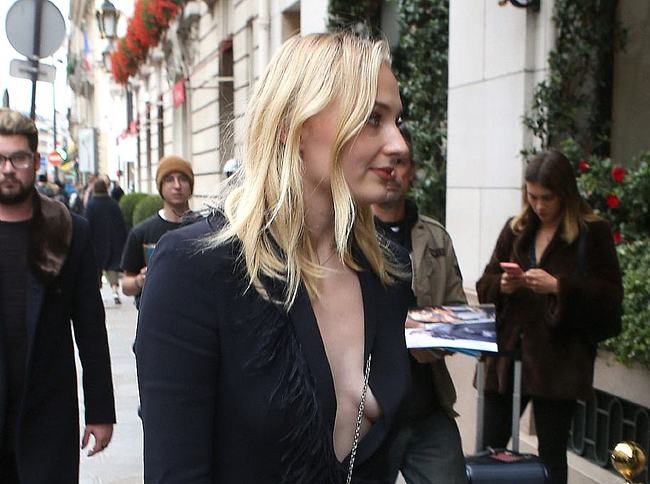 Sophie Turner nude