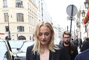 Sophie Turner nude