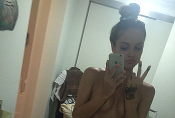 Kelsey Laverack nude