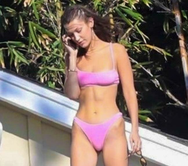 Bella Hadid nude