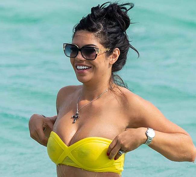 Suelyn Medeiros nude