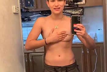 Bex Taylor-Klaus nude