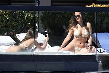 Emily Ratajkowski nude