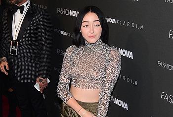 Noah Lindsey Cyrus nude