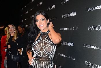 Suelyn Medeiros nude