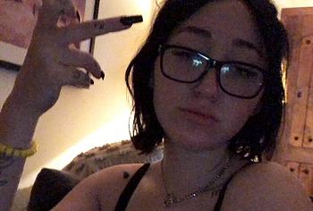 Noah Cyrus nude