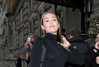 Miley Cyrus nude