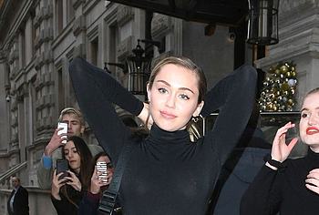 Miley Cyrus nude