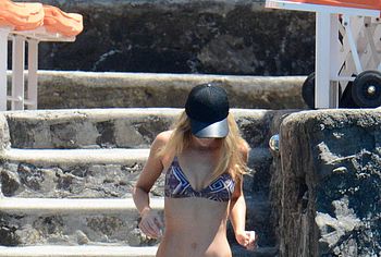 Jennifer Hawkins nude