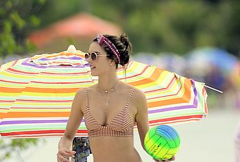 Alessandra Ambrosio nude