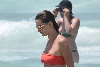 Alessandra Ambrosio nude