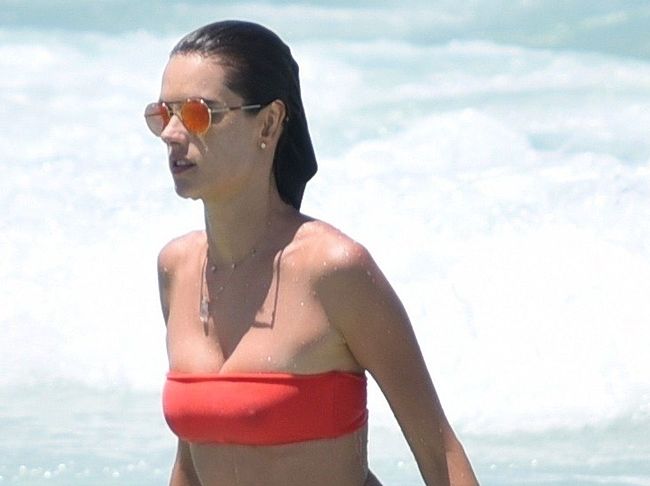 Alessandra Ambrosio nude