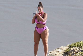Ashley Graham nude