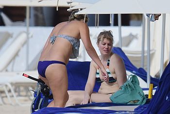 Meredith Ostrom nude