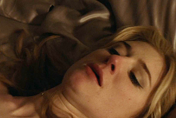 Elizabeth Debicki Nude