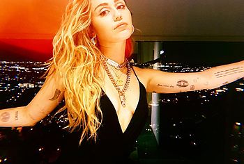 Miley Cyrus nude