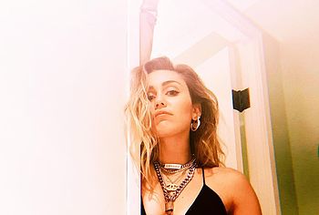 Miley Cyrus nude