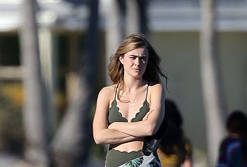 Melissa Roxburgh nude