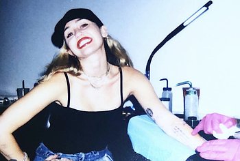 Miley Cyrus nude