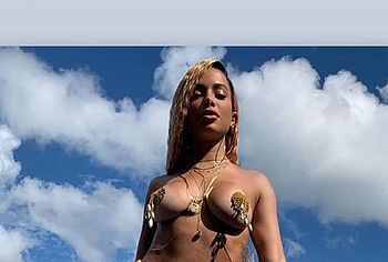 Anitta nude