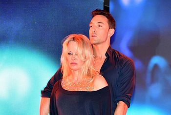 Pamela Anderson nude