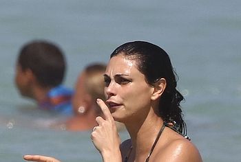 Morena Baccarin nude