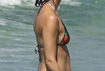 Morena Baccarin nude