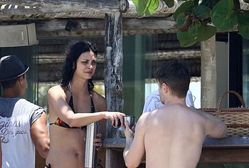 Morena Baccarin nude