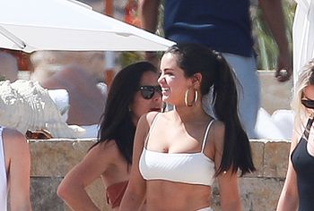 Selena Gomez nude