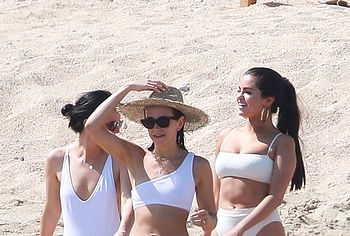 Selena Gomez nude