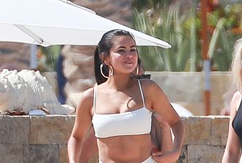 Selena Gomez nude