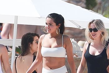 Selena Gomez nude