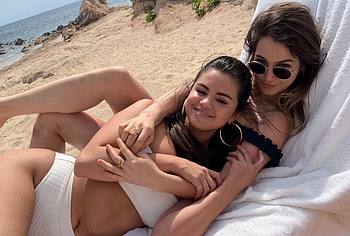Selena Gomez nude